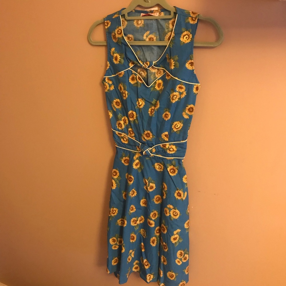 NWT Retro Blue Sunflower Print Dress